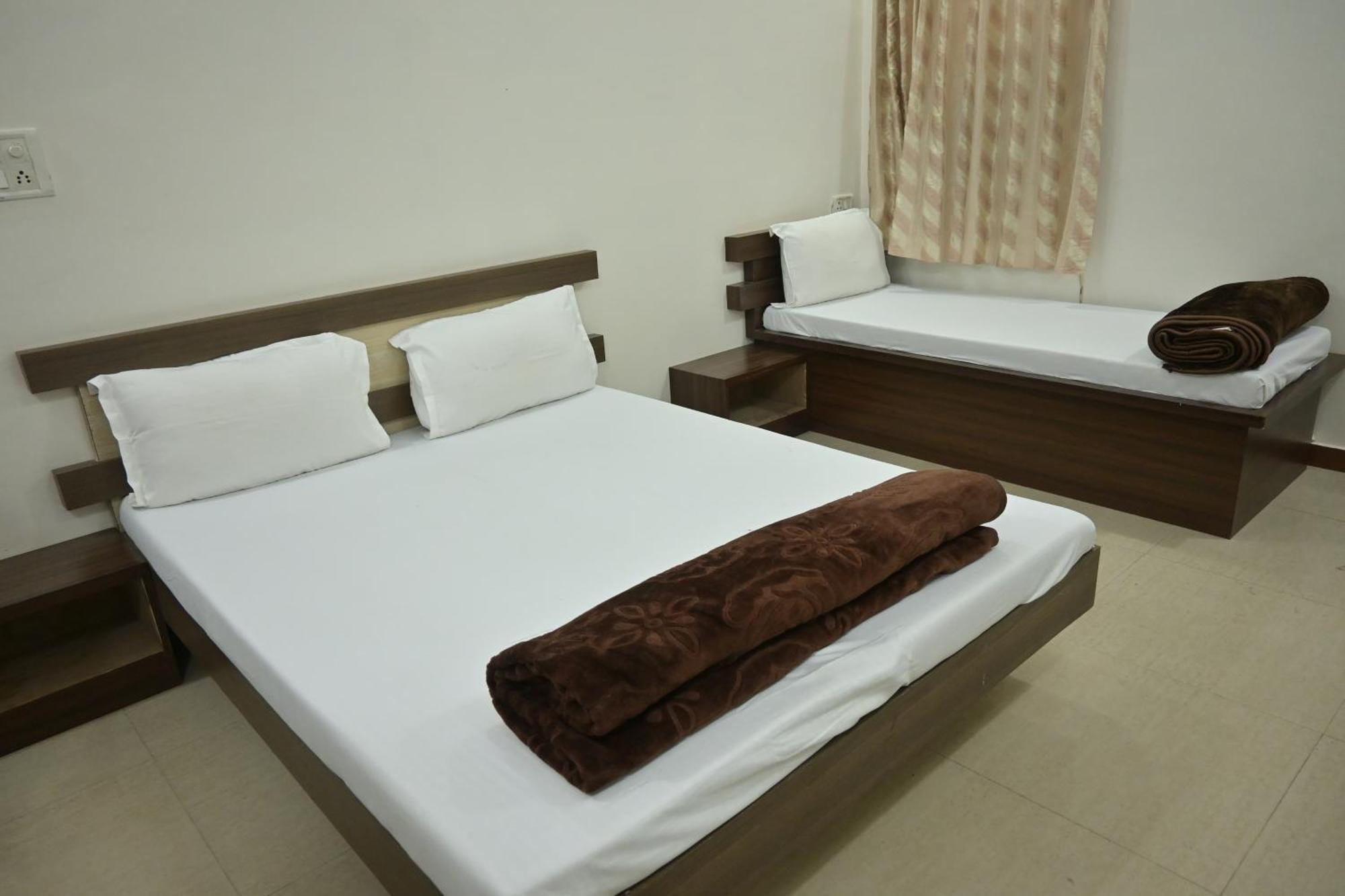 Hotel Roshan Palace Ambaji Eksteriør bilde